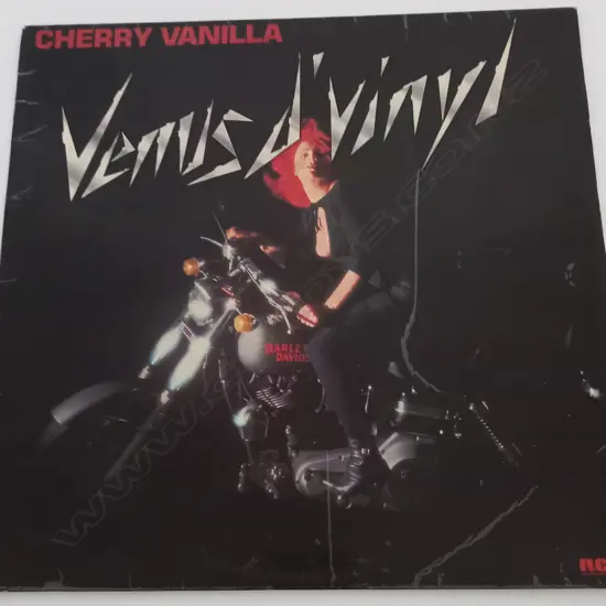 Cherry Vanilla, Venus D'Vinyl